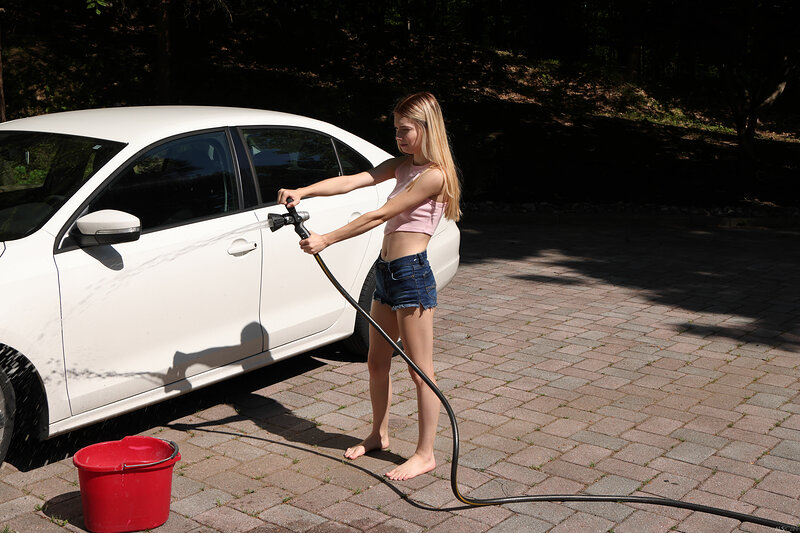 Эвелин, 23 года, 0 размер груди